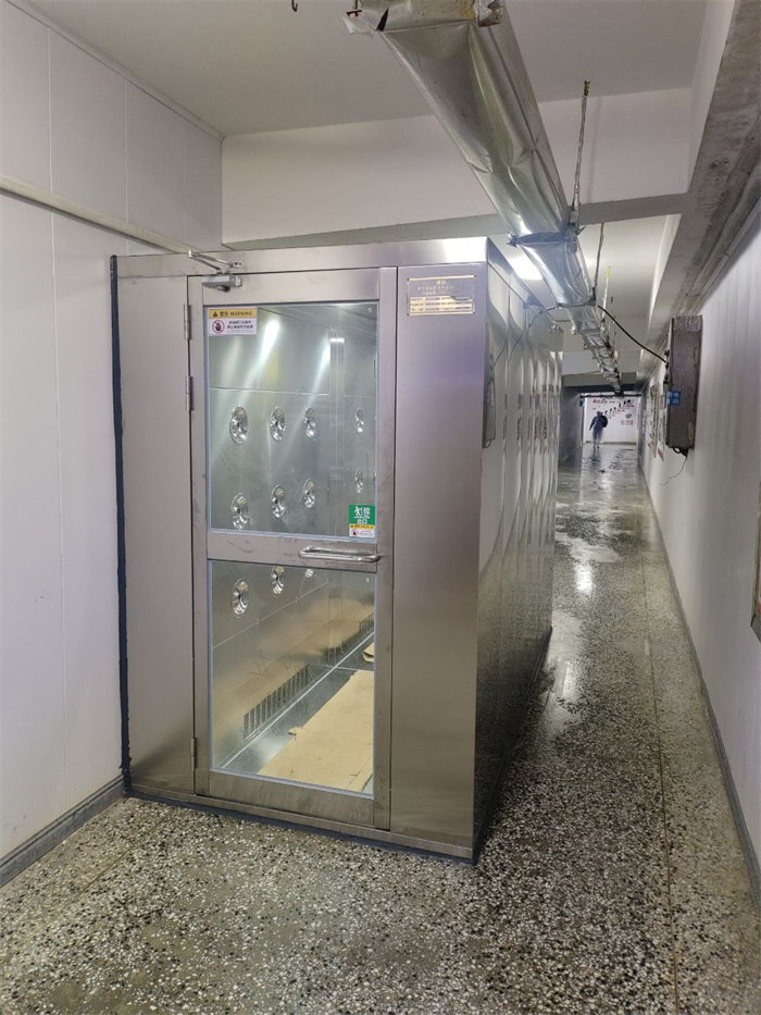 哪些生產車間需要雙人雙吹不銹鋼風淋室